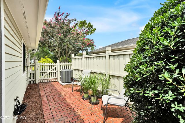 221 Inland Greens Circle, Wilmington, NC 28405