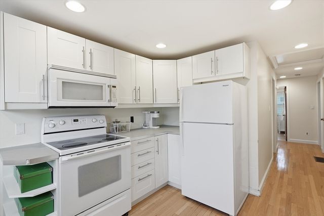 9 Pinewood Ave, Beverly, MA 01915