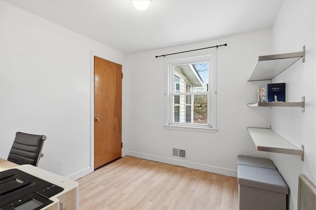 9 Pinewood Ave, Beverly, MA 01915