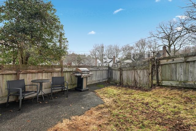 9 Pinewood Ave, Beverly, MA 01915