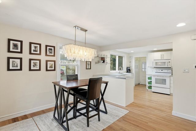 9 Pinewood Ave, Beverly, MA 01915