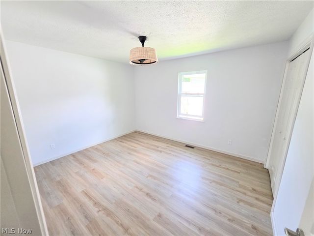 801 Heather Place, Belpre, OH 45714