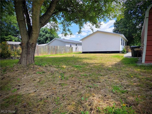 801 Heather Place, Belpre, OH 45714