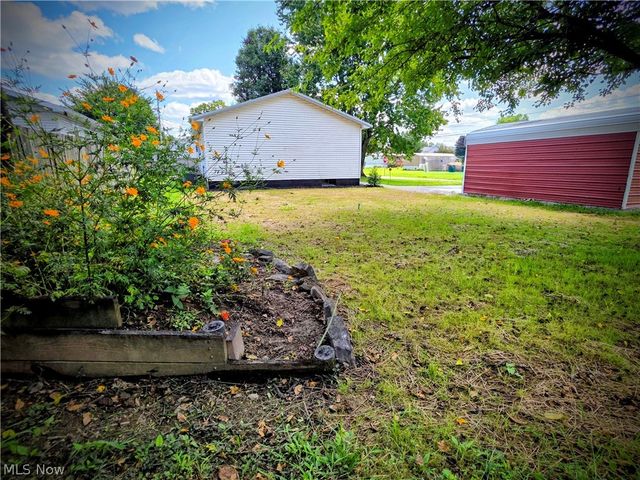 801 Heather Place, Belpre, OH 45714