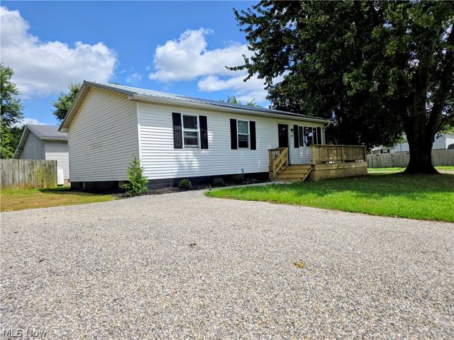 801 Heather Place, Belpre, OH 45714