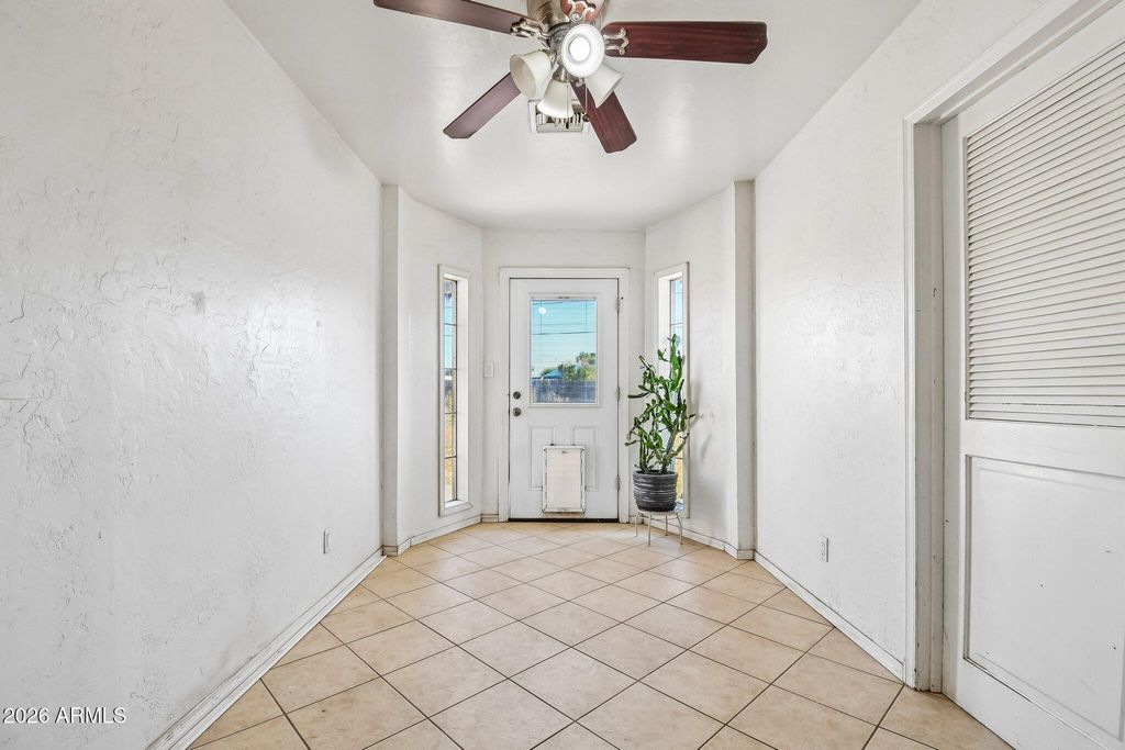 Image 7 of property listing at 1509 E 3rd Avenue, Mesa, AZ 85204