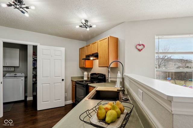 5724 Apple Branch Court, Indianapolis, IN 46237