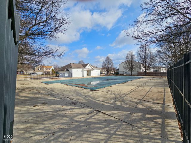 5724 Apple Branch Court, Indianapolis, IN 46237