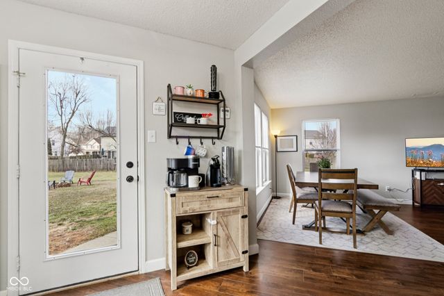 5724 Apple Branch Court, Indianapolis, IN 46237