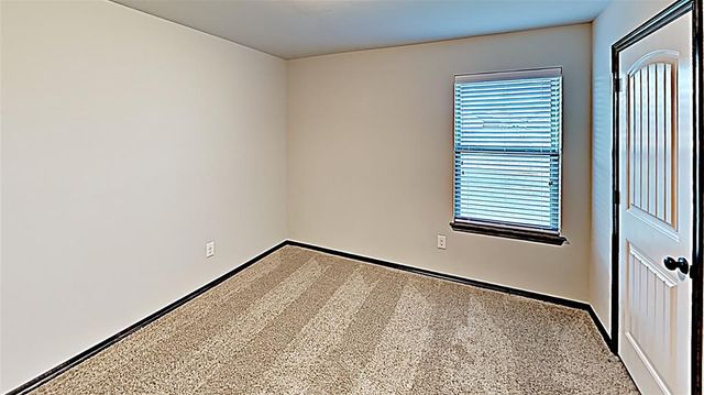 11025 SW 33rd Street, Yukon, OK 73099