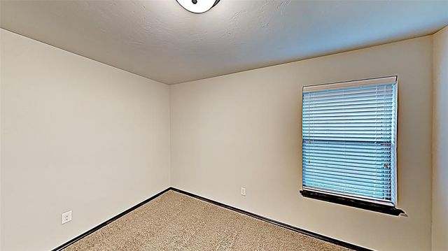 11025 SW 33rd Street, Yukon, OK 73099