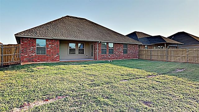 11025 SW 33rd Street, Yukon, OK 73099