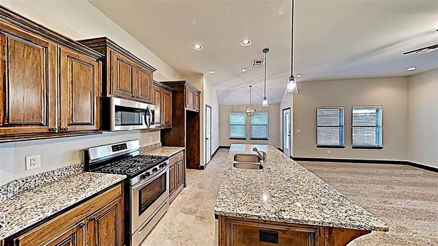 11025 SW 33rd Street, Yukon, OK 73099