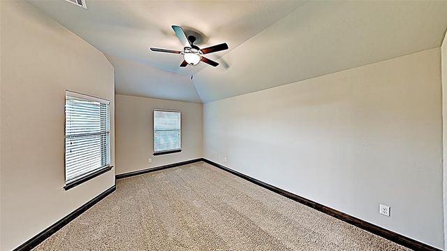 11025 SW 33rd Street, Yukon, OK 73099