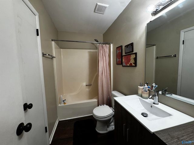 3137 NW Gayhart Drive NW, Huntsville, AL 35810