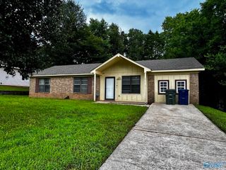 3137 NW Gayhart Drive NW, Huntsville, AL 35810