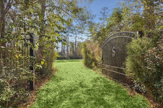 610 Saddlebrook Lane, Tomball, TX 77375