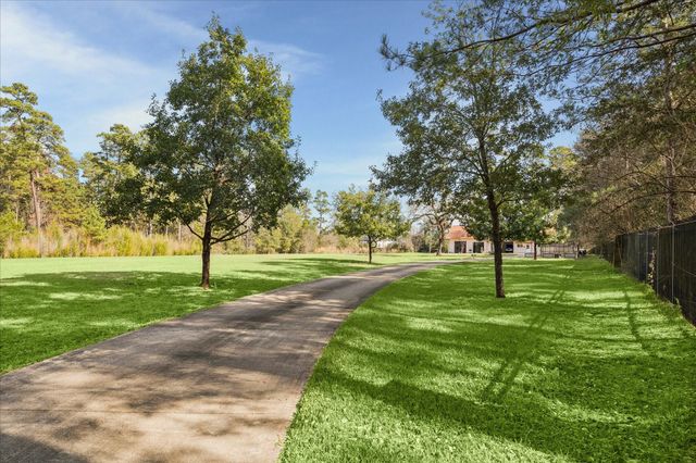 610 Saddlebrook Lane, Tomball, TX 77375