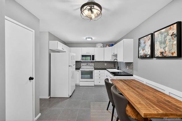 3184 S Heather Gardens Way 408, Aurora, CO 80014