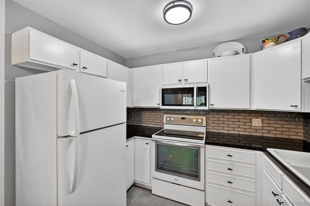 3184 S Heather Gardens Way 408, Aurora, CO 80014