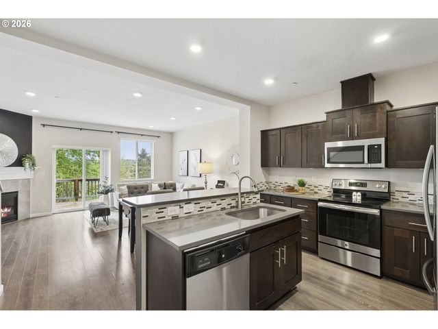 15630 Se VIVIAN Way, Happy Valley, OR 97086