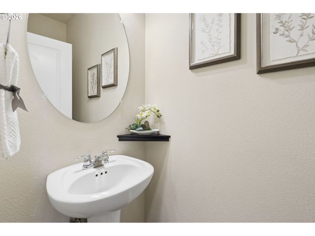 15630 Se VIVIAN Way, Happy Valley, OR 97086