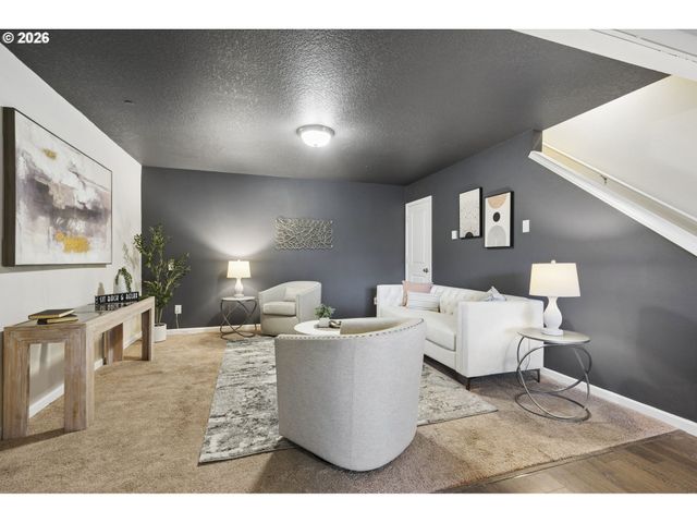 15630 Se VIVIAN Way, Happy Valley, OR 97086