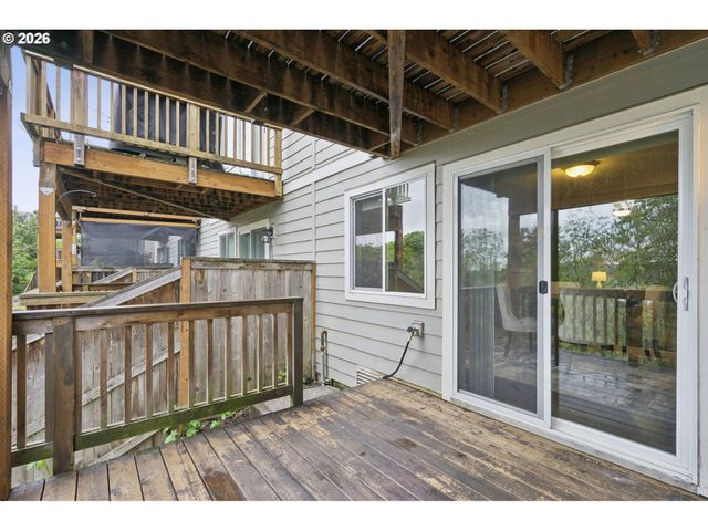 15630 Se VIVIAN Way, Happy Valley, OR 97086