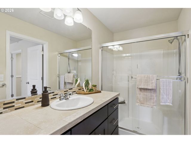 15630 Se VIVIAN Way, Happy Valley, OR 97086