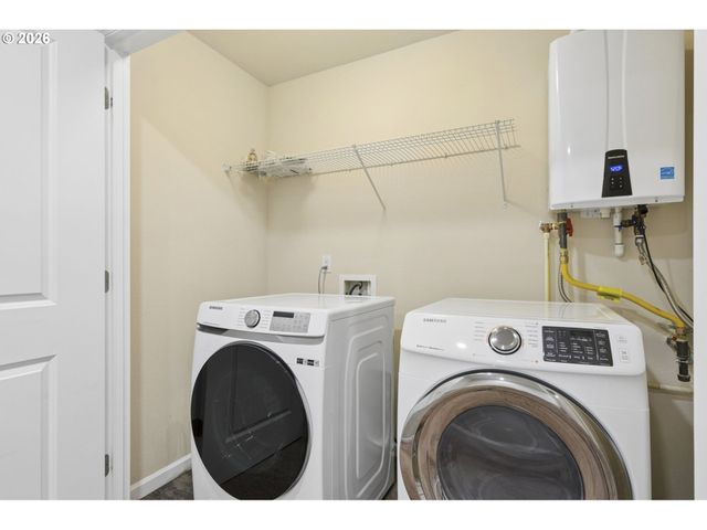 15630 Se VIVIAN Way, Happy Valley, OR 97086