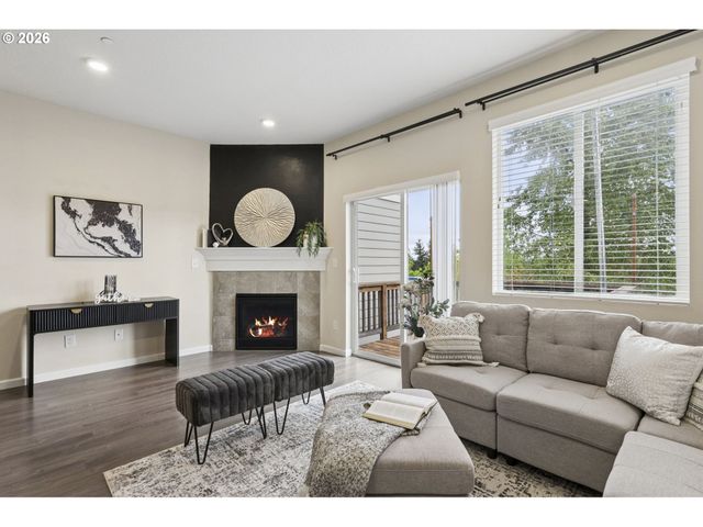 15630 Se VIVIAN Way, Happy Valley, OR 97086