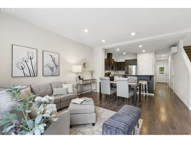 15630 Se VIVIAN Way, Happy Valley, OR 97086