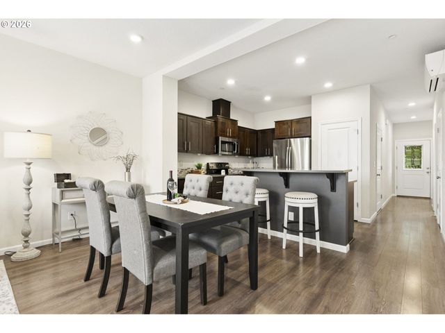 15630 Se VIVIAN Way, Happy Valley, OR 97086