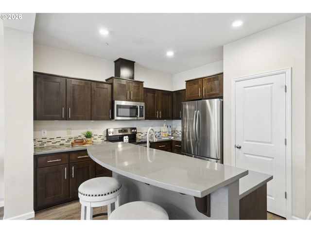 15630 Se VIVIAN Way, Happy Valley, OR 97086