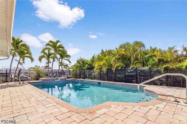 2805 8th AVE, St James City, FL 33956