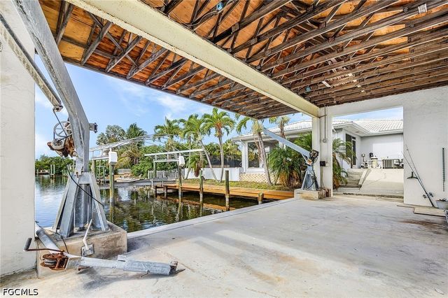 2805 8th AVE, St James City, FL 33956