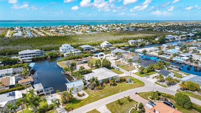 2805 8th AVE, St James City, FL 33956