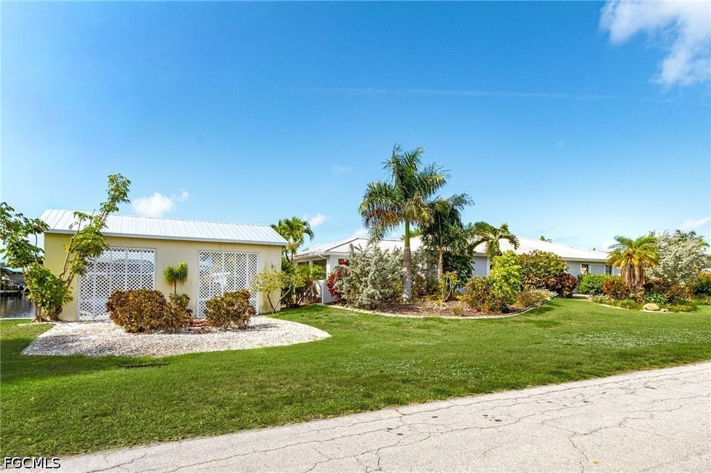 2805 8th AVE, St James City, FL 33956