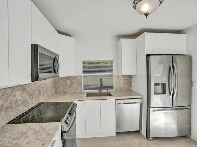 1257 NW 91st Ave, Coral Springs, FL 33071