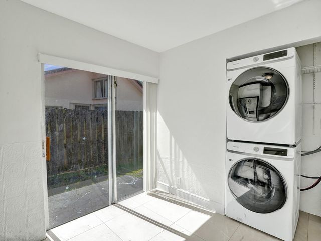 1257 NW 91st Ave, Coral Springs, FL 33071