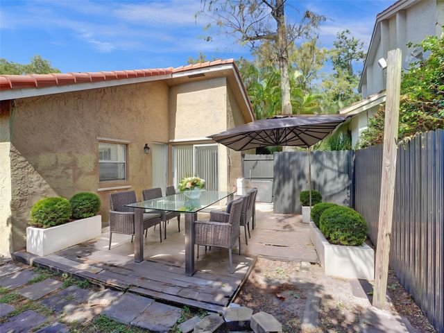 1257 NW 91st Ave, Coral Springs, FL 33071