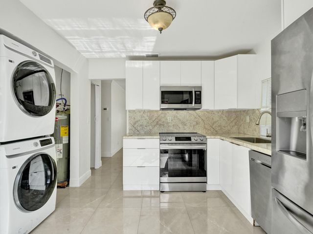 1257 NW 91st Ave, Coral Springs, FL 33071