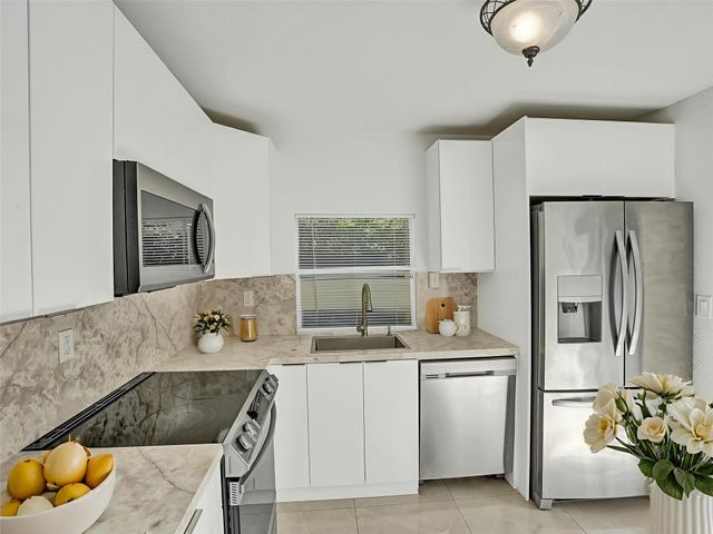 1257 NW 91st Ave, Coral Springs, FL 33071