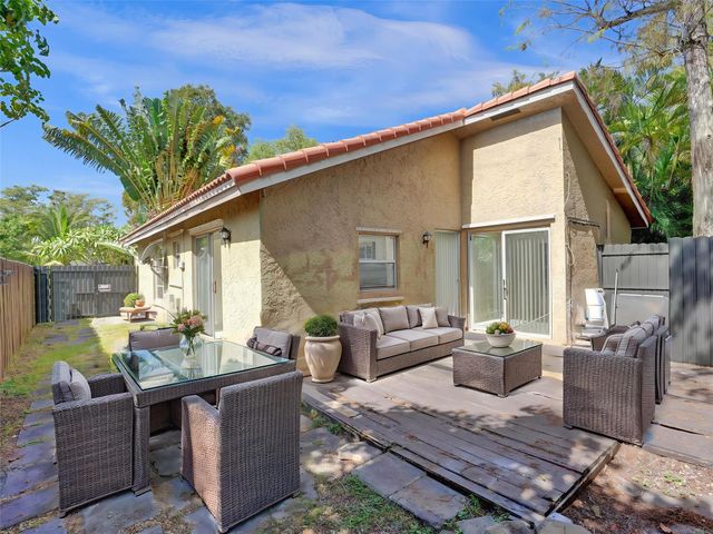 1257 NW 91st Ave, Coral Springs, FL 33071