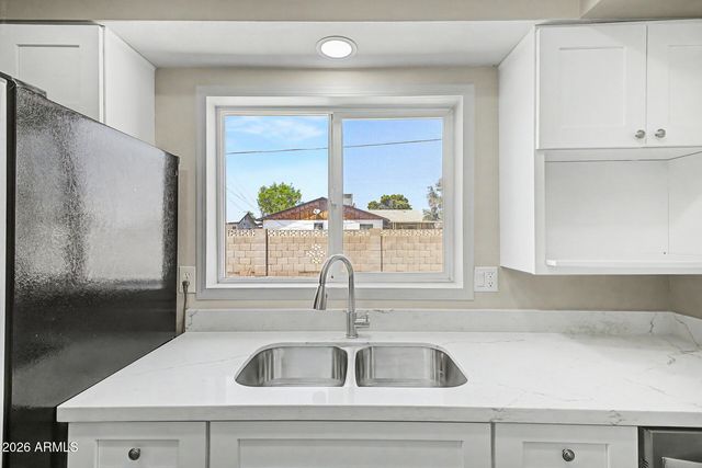 5602 W VIRGINIA Avenue, Phoenix, AZ 85035