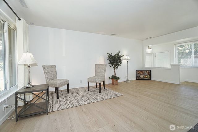 10746 63rd Avenue S, Seattle, WA 98178