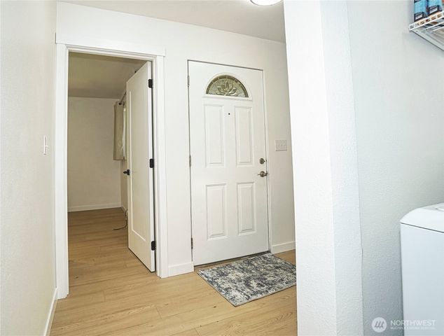 10746 63rd Avenue S, Seattle, WA 98178