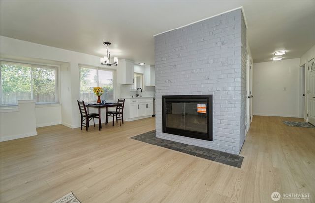 10746 63rd Avenue S, Seattle, WA 98178