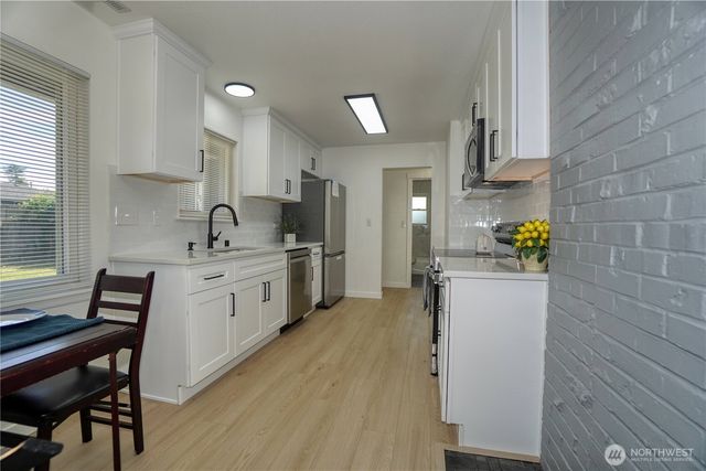 10746 63rd Avenue S, Seattle, WA 98178
