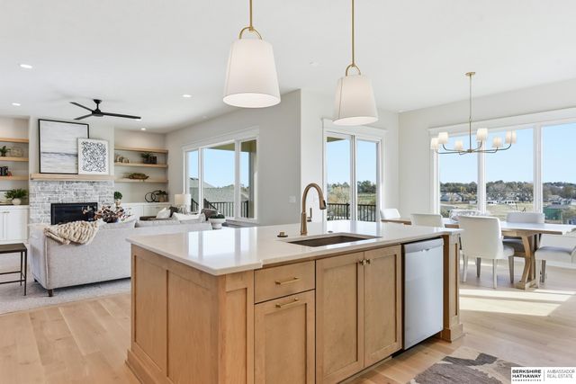 10109 Laramie Street, Papillion, NE 68046